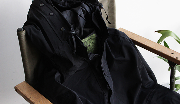 DEADSTOCK】00s Swedish Army Field Jacket “Black”抜群にクールな