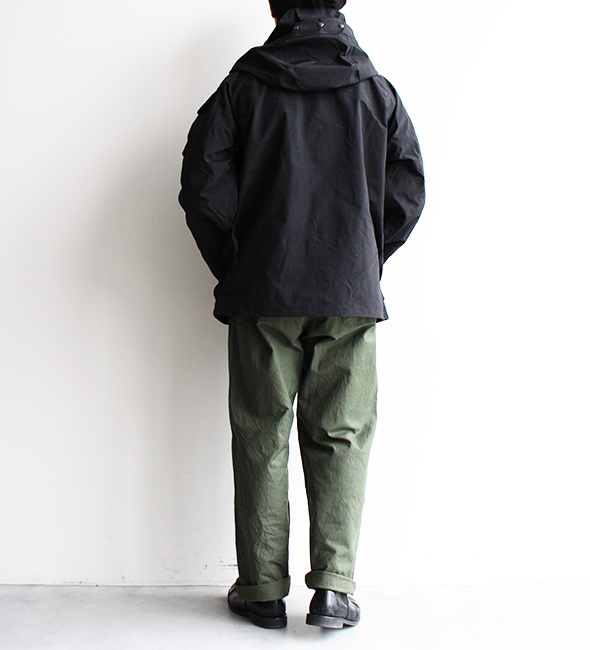 DEADSTOCK】00s Swedish Army Field Jacket “Black”抜群にクール