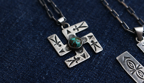 VINTAGE】30-40s Navajo ”Swastika” Silver Remake Jewelry.非常