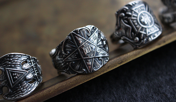 フリーメイソンFreemasonryヴィンテージ 金バックル王冠A希少品